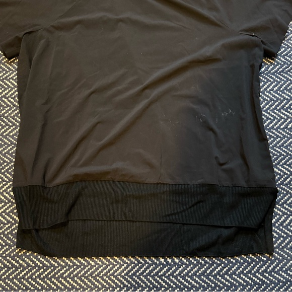 Athleta black t-shirt - Picture 3 of 6